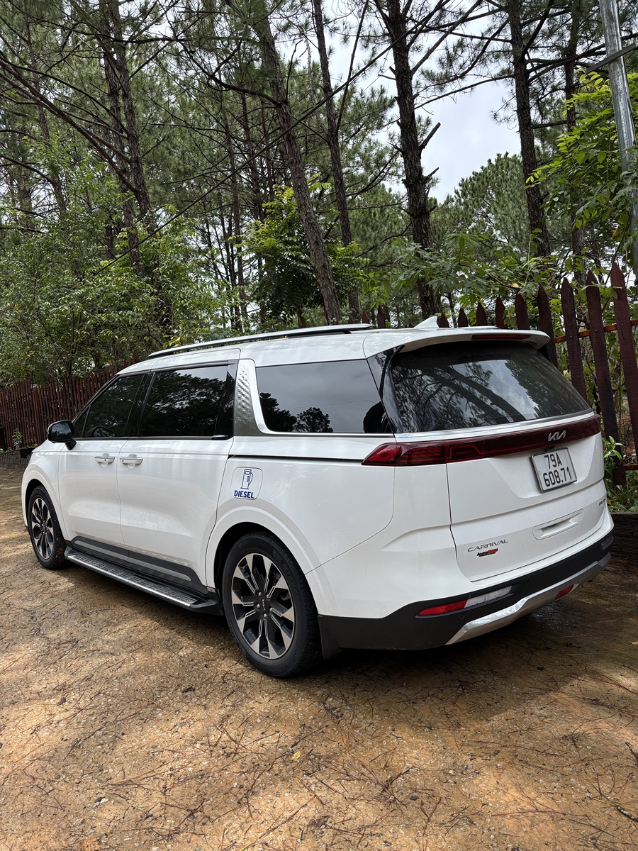KIA Carnival